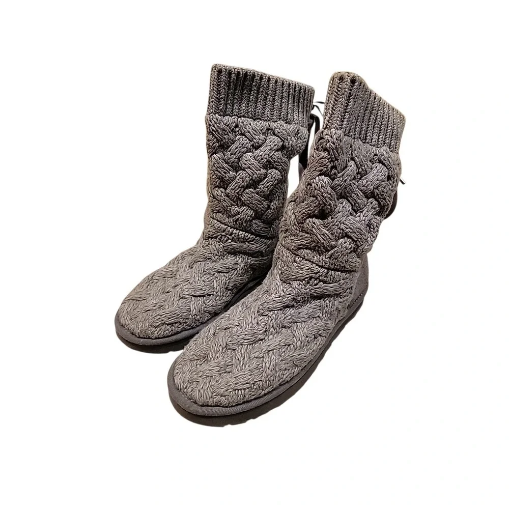 UGG Women's Isla Grey Knit Slouchy Winter Boots Size US 9 Lace Tie.